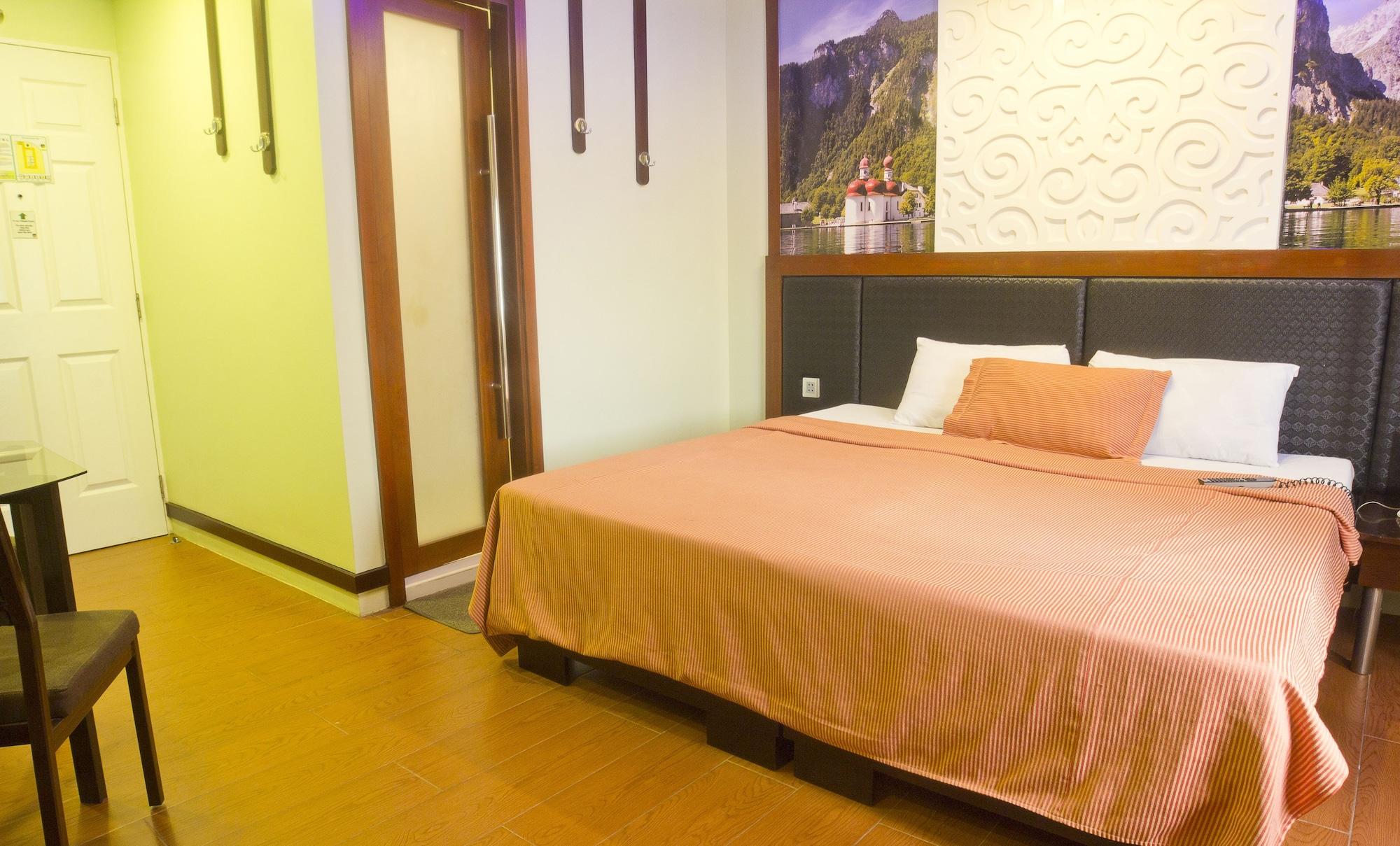 Eurotel Makati Макати Экстерьер фото
