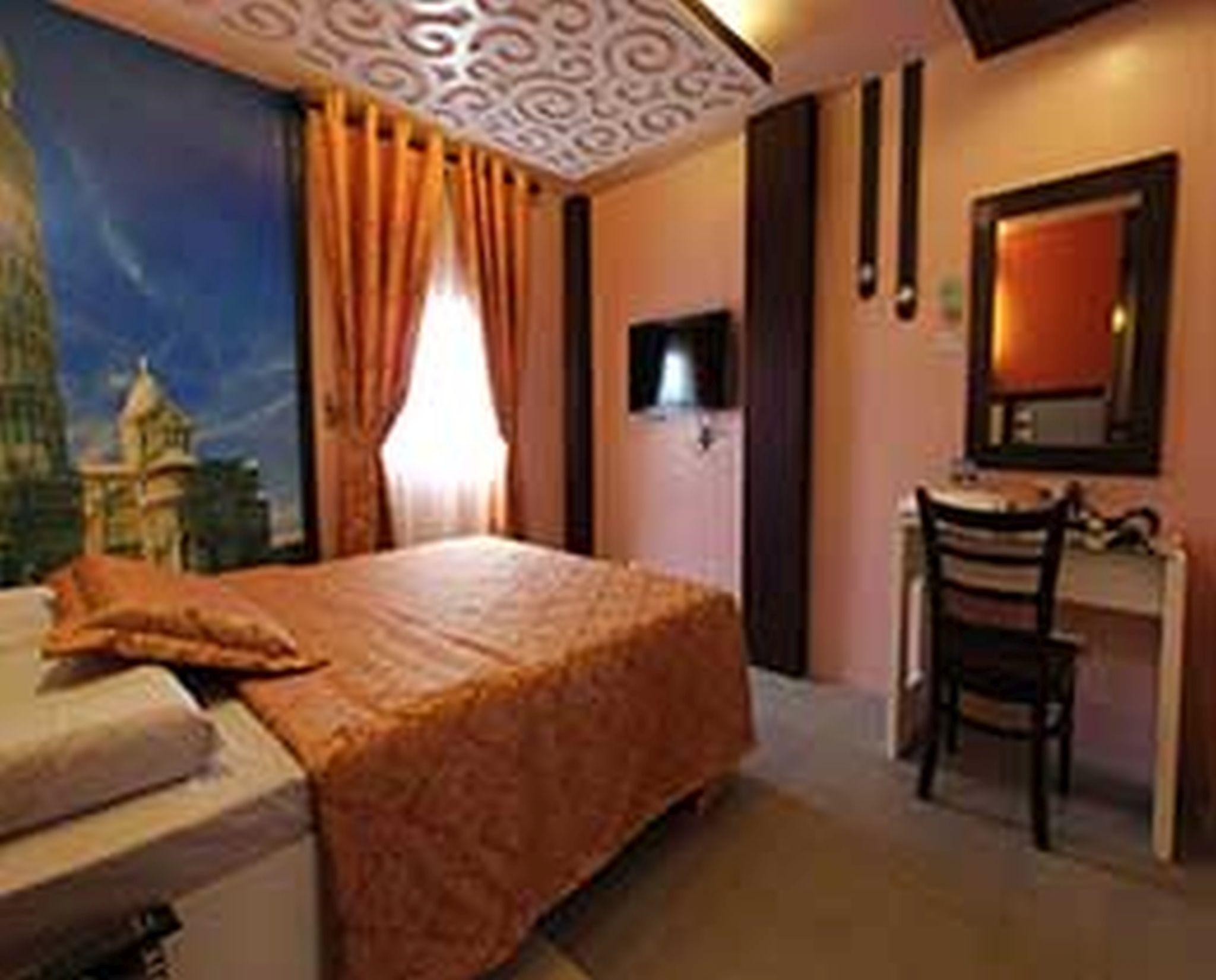 Eurotel Makati Макати Экстерьер фото