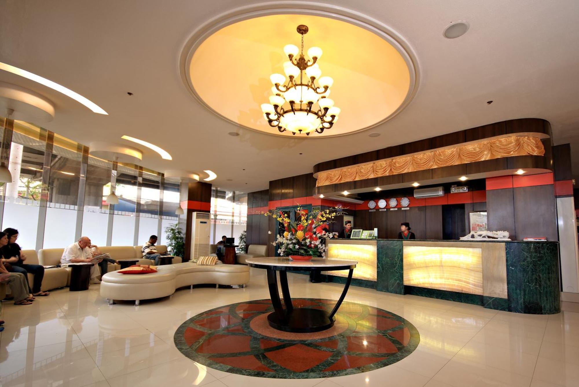 Eurotel Makati Макати Экстерьер фото