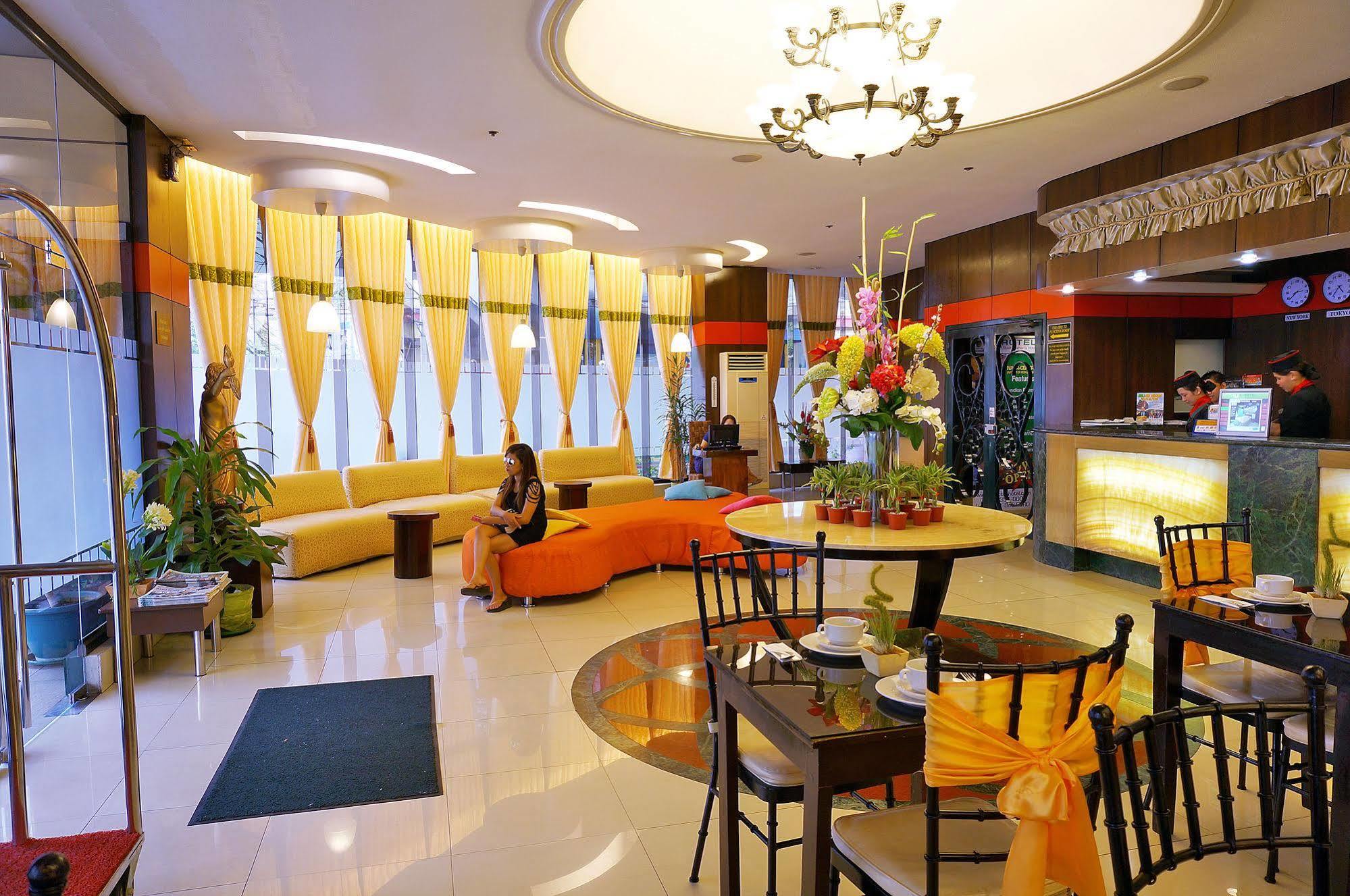 Eurotel Makati Макати Экстерьер фото
