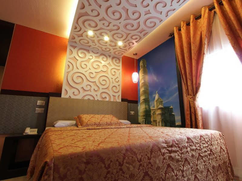Eurotel Makati Макати Экстерьер фото